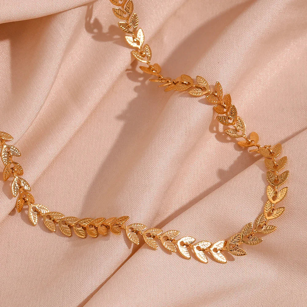 Gold Gold-tone Laurel Leaf Chain Necklace Polished Finish - Photo 4