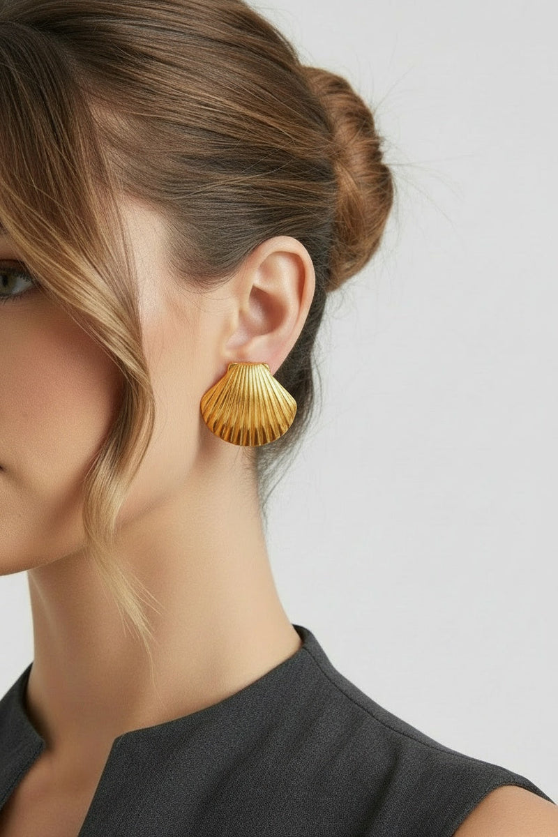 Gold Oversized Scallop Shell Gold-tone Stud Earrings - Photo 2