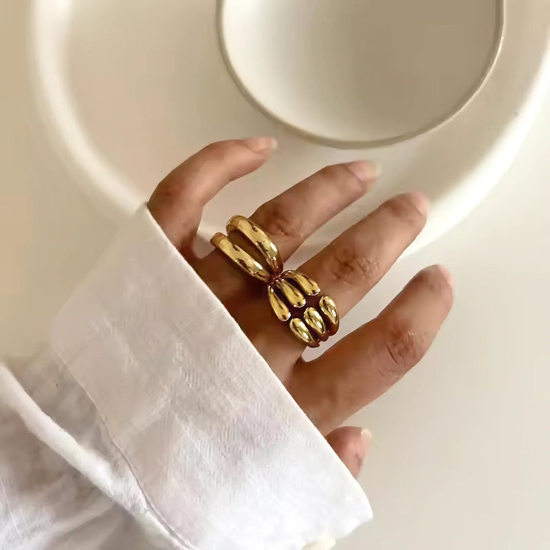 Gold Sculptural Gold-tone Open Statement Ring - Statement rings - Photo 2