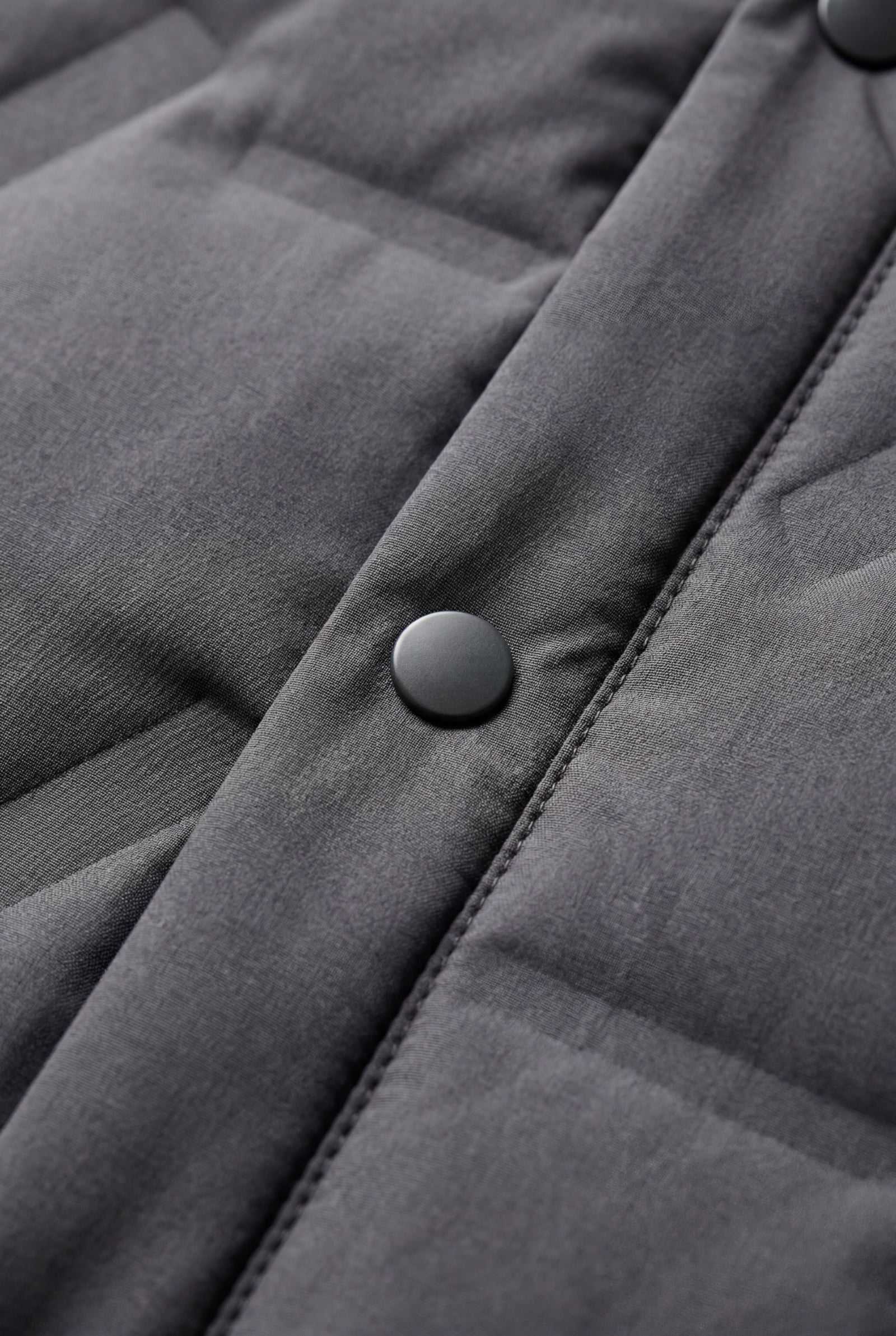 Gray Chevron Quilted Snap-front Puffer Shirt Jacket - Puffer jackets - Photo 5