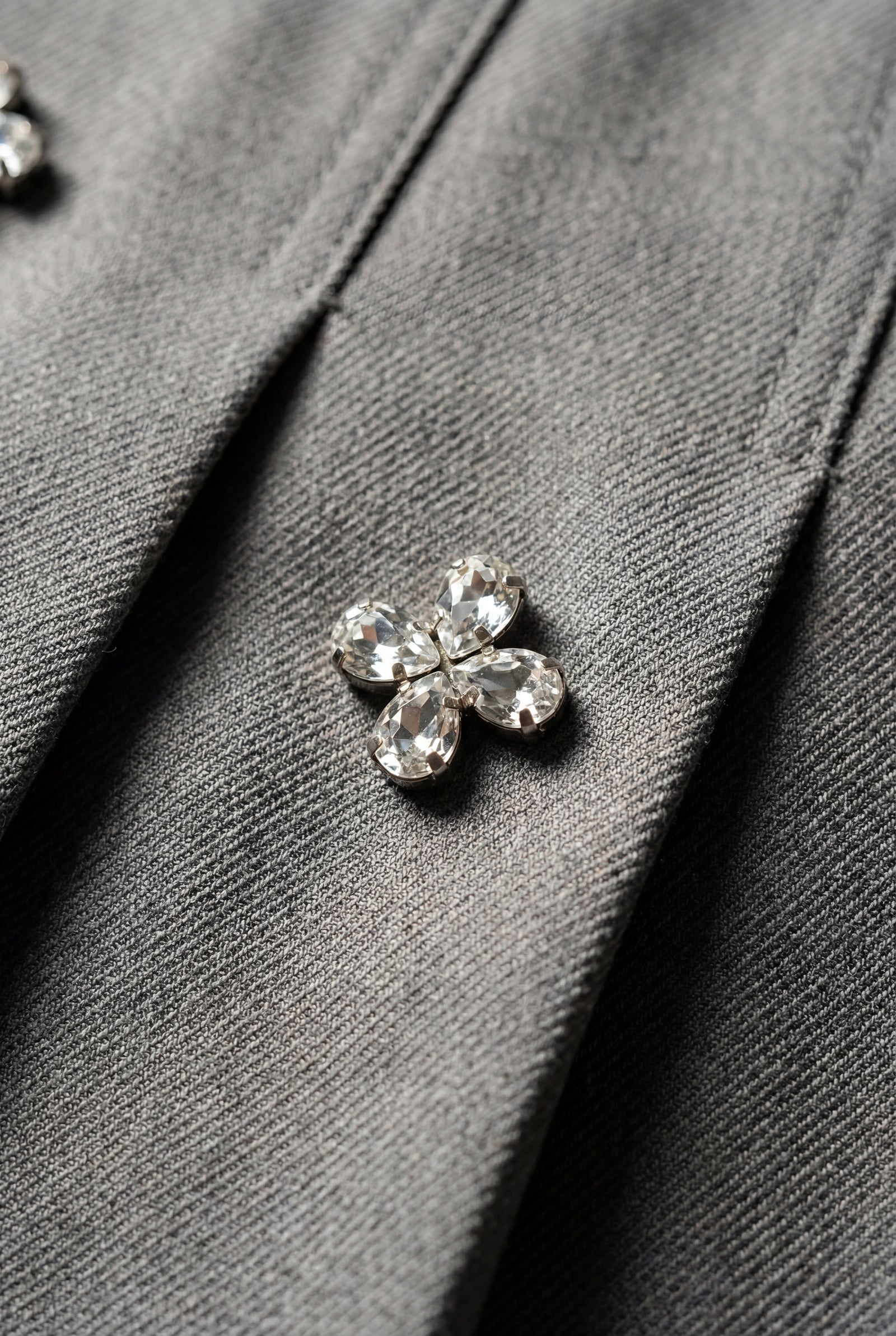 Gray Crystal Daisy Embellished Grey Pleated A-line Mini Skirt - A-line skirt - Photo 3