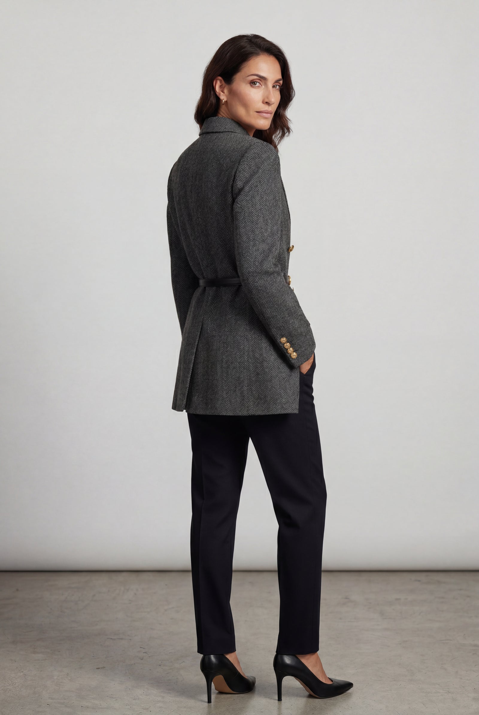 Gray Double-breasted Herringbone Belted Tailored Blazer - Tailored blazers - Photo 3