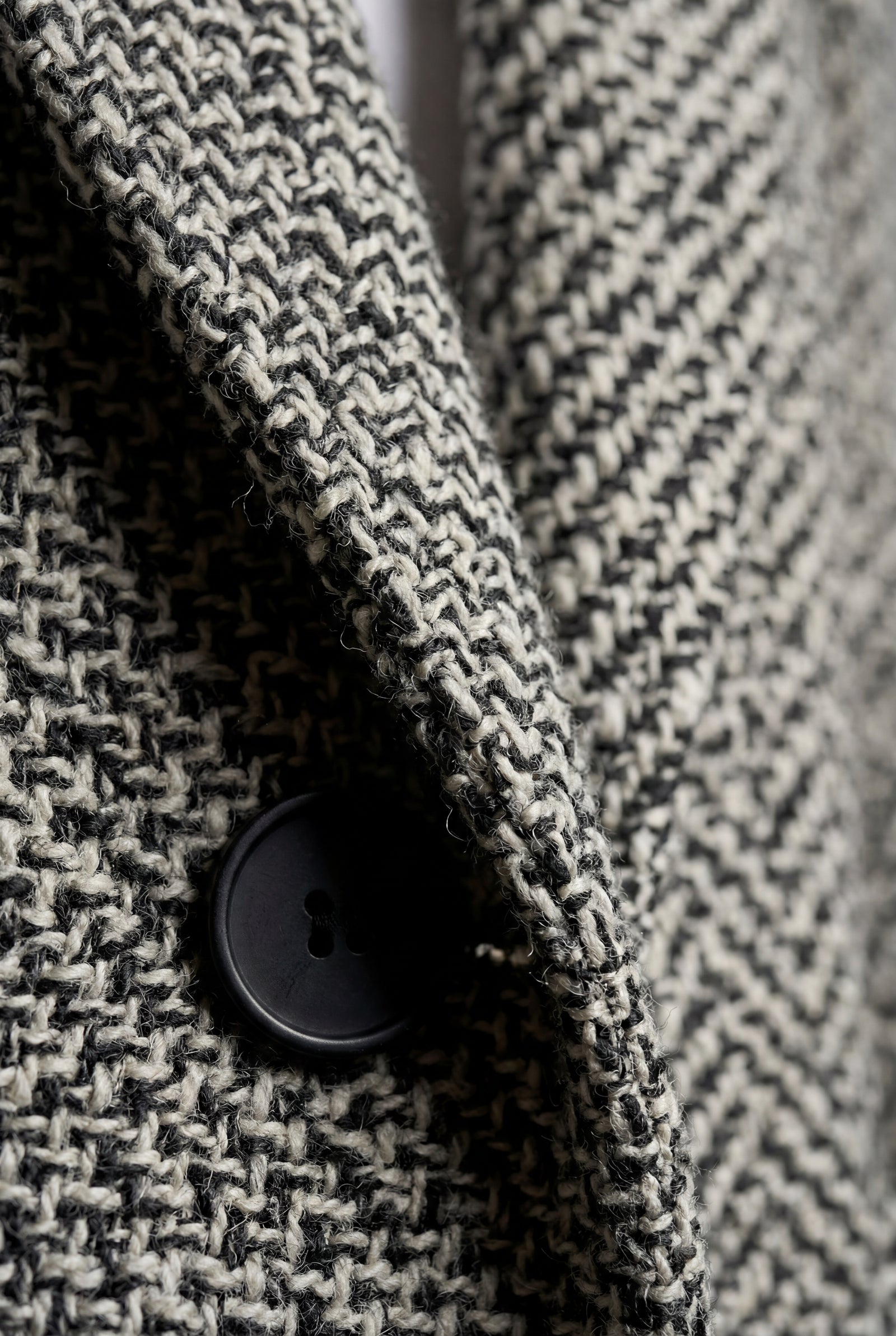 Gray Gray Herringbone Single-breasted Long Coat with Notched Lapel - Photo 3
