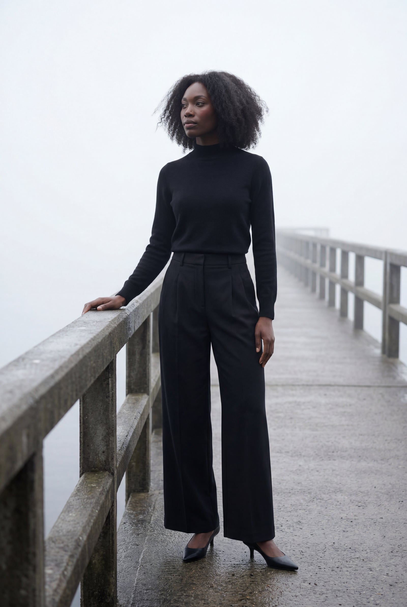 Black High-waisted Pleated Straight-leg Trousers - Straight cut trousers - Photo 4