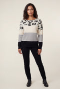 Gray Women's Color-Block Leopard Jacquard Crew Neck Sweater - Knitted sweaters - Photo 4