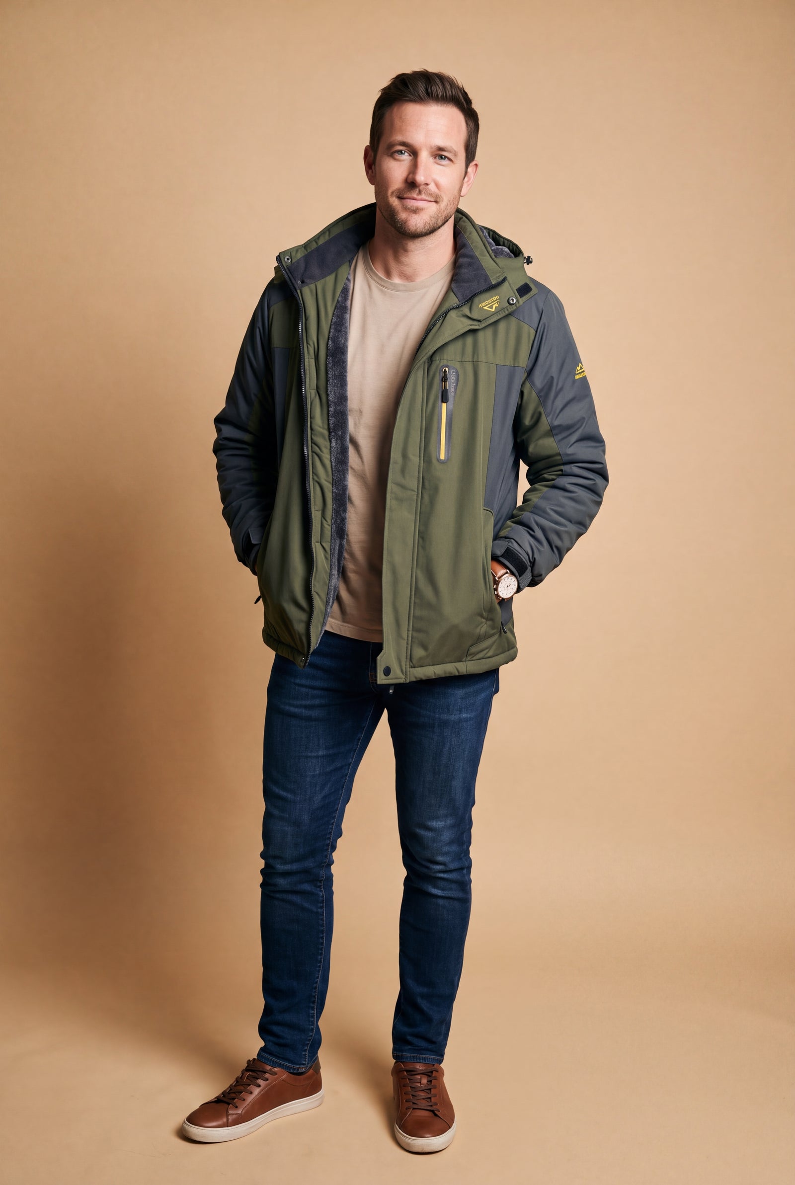 Men's Jacket Oversized Fleece in Green — studio full body
