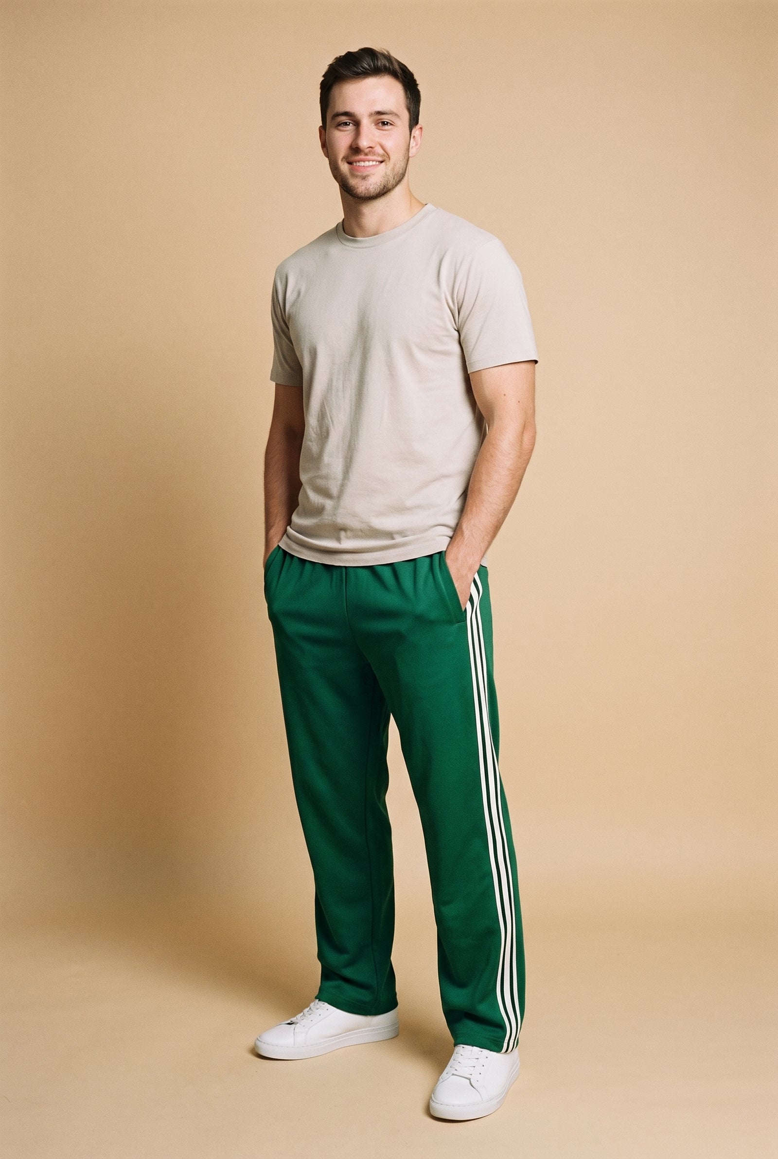 Men's Trousers Elastic Waist Relaxed Fit in Green — studio front