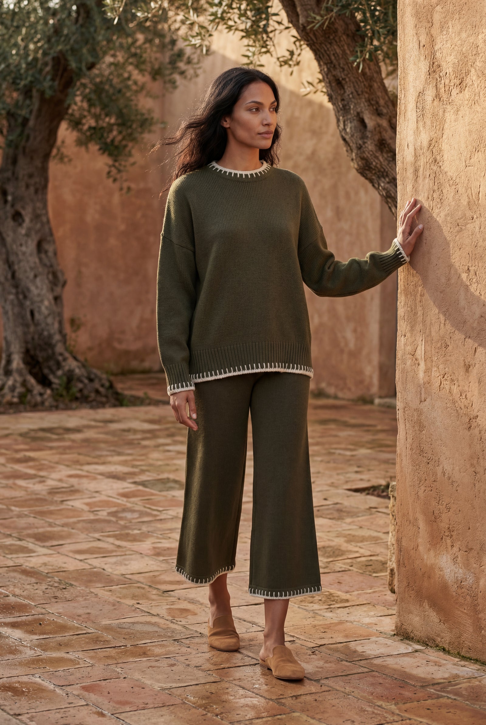 Olive Contrast Trim Relaxed Lounge Set - Photo 4