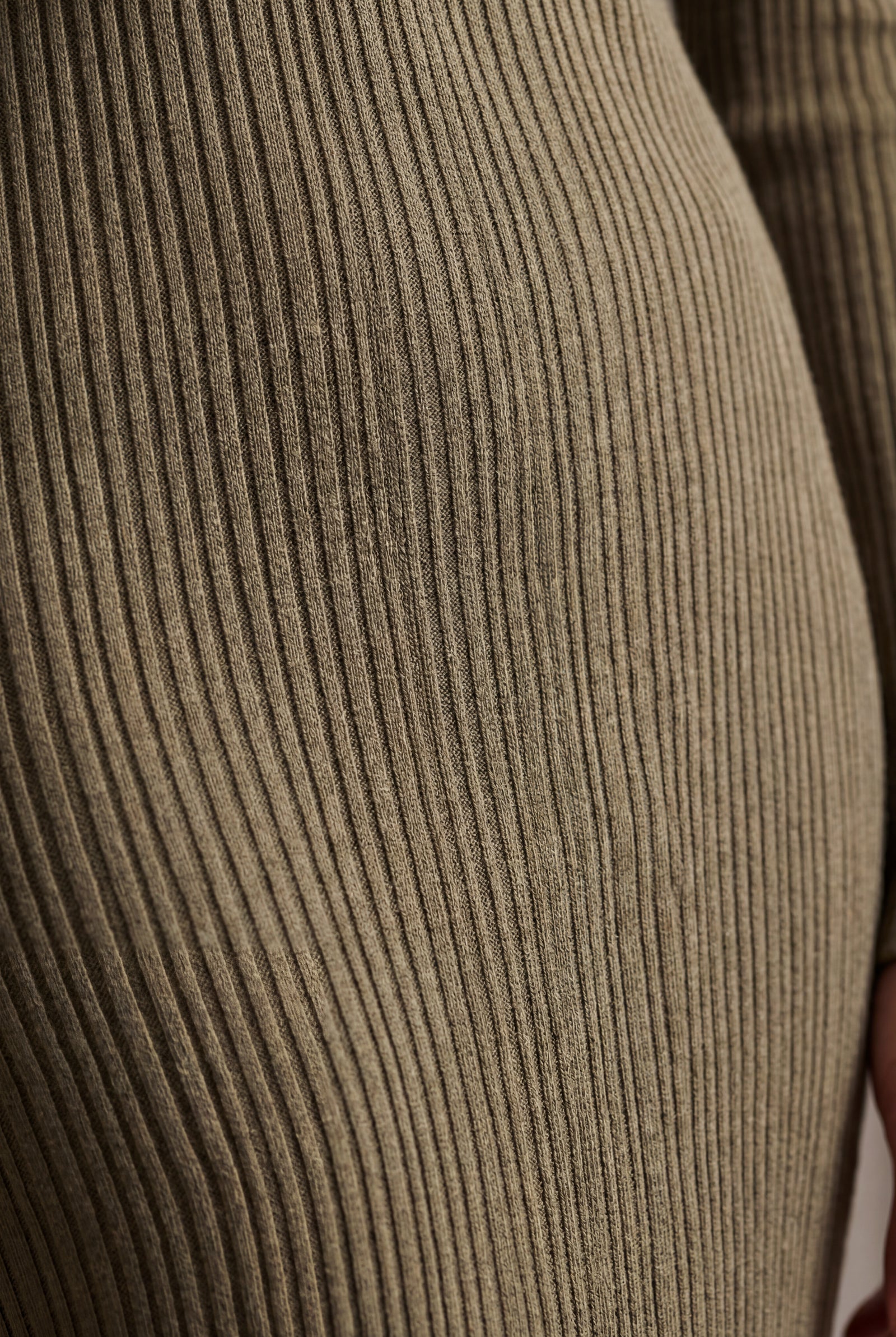 Khaki Ribbed Off-shoulder Bodycon Maxi Dress with Long Sleeves - Photo 5
