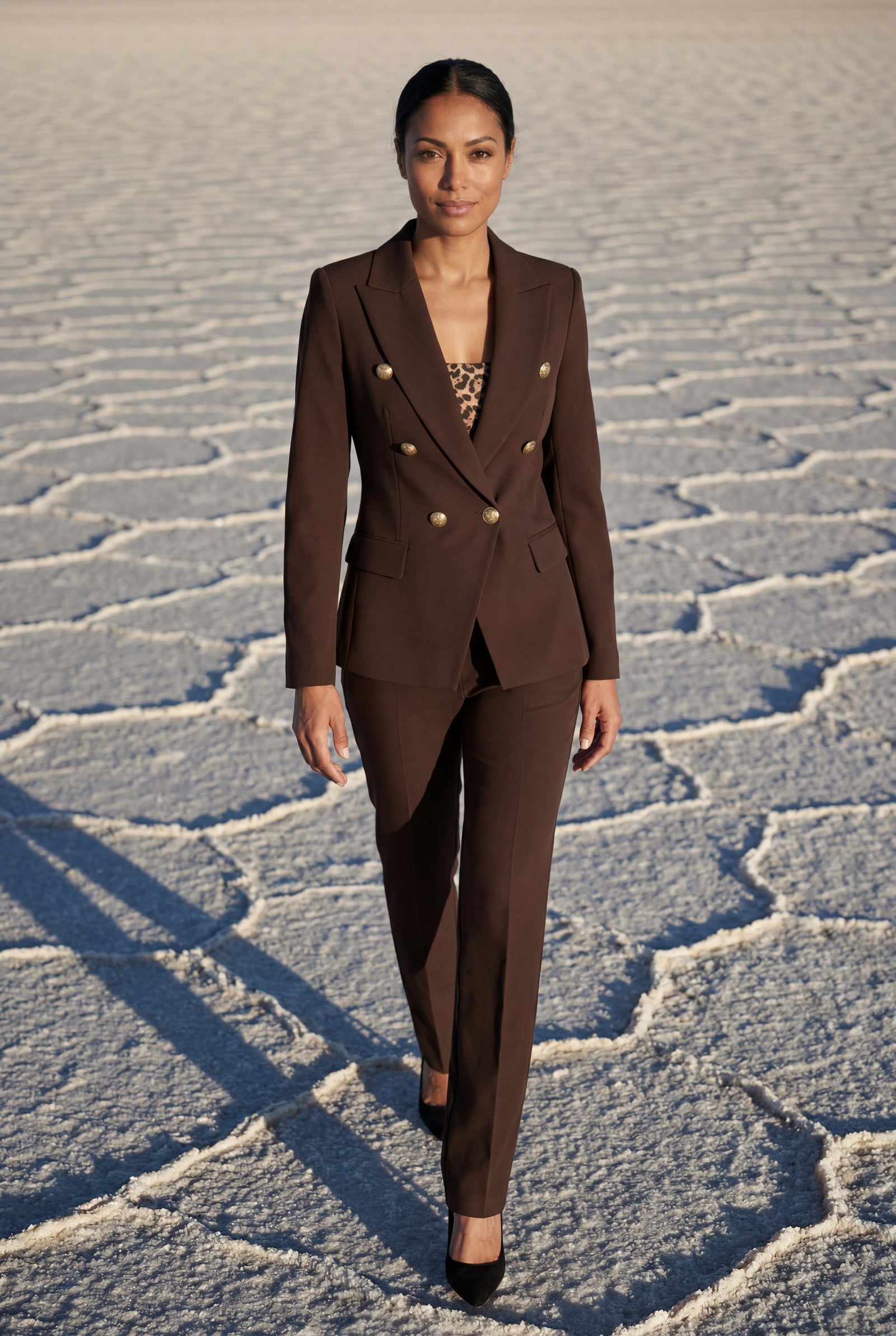 Brown Double-breasted Fitted Jacket and Slim Trouser Suit Set - Photo 8