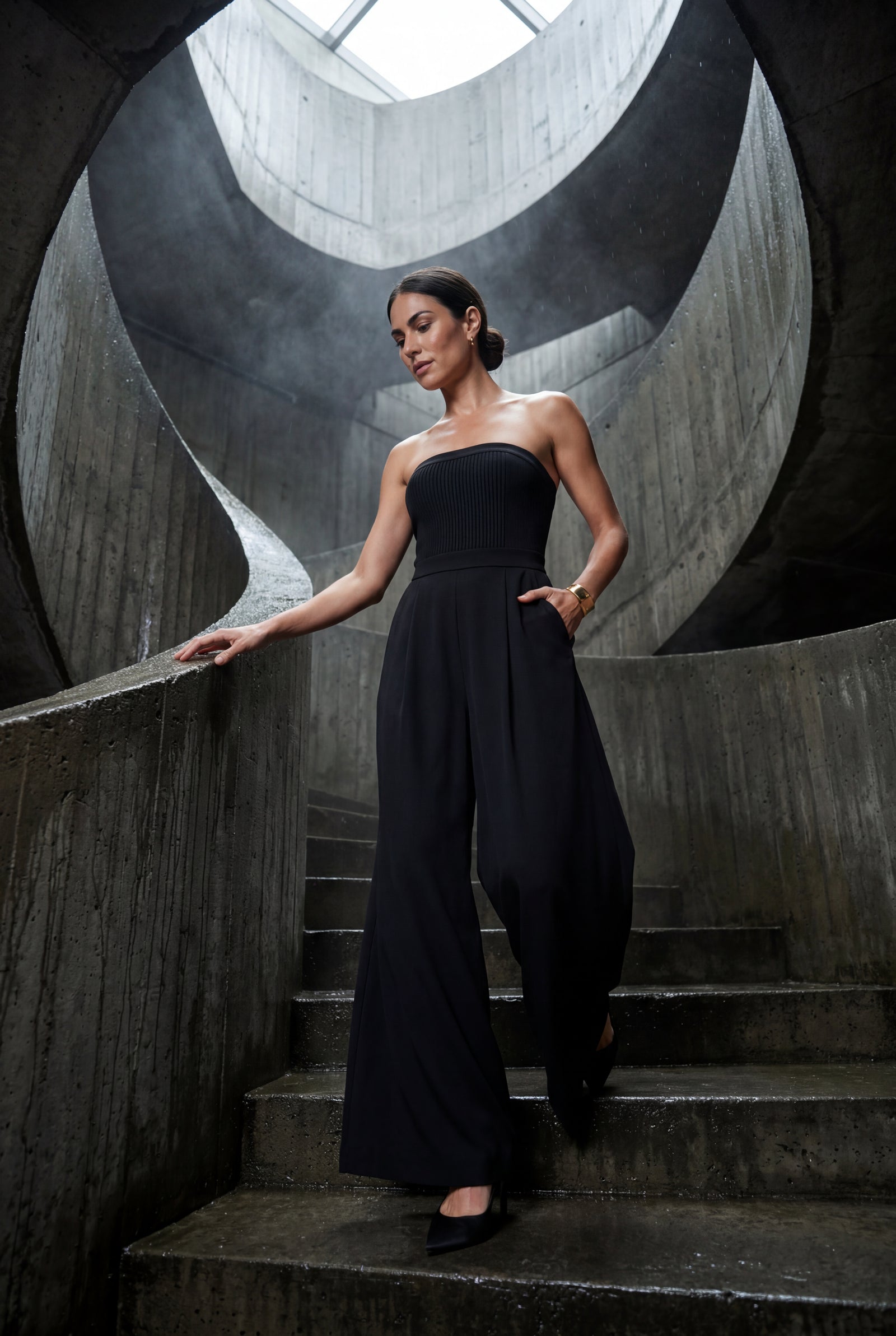 Black Strapless Wide-leg Tailored Jumpsuit with Pleated Waist - Wide leg jumpsuit - Photo 10