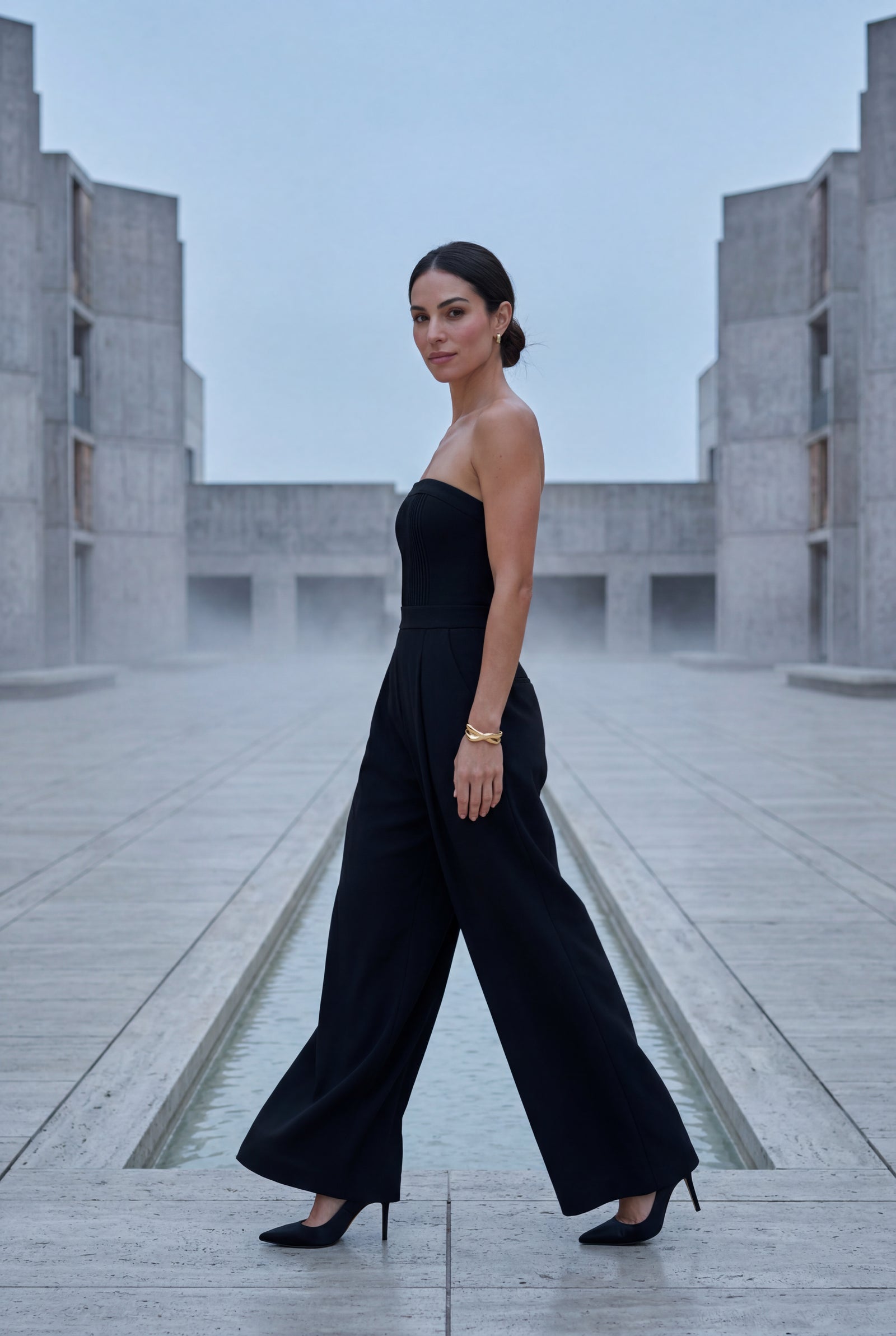 Black Strapless Wide-leg Tailored Jumpsuit with Pleated Waist - Wide leg jumpsuit - Photo 7