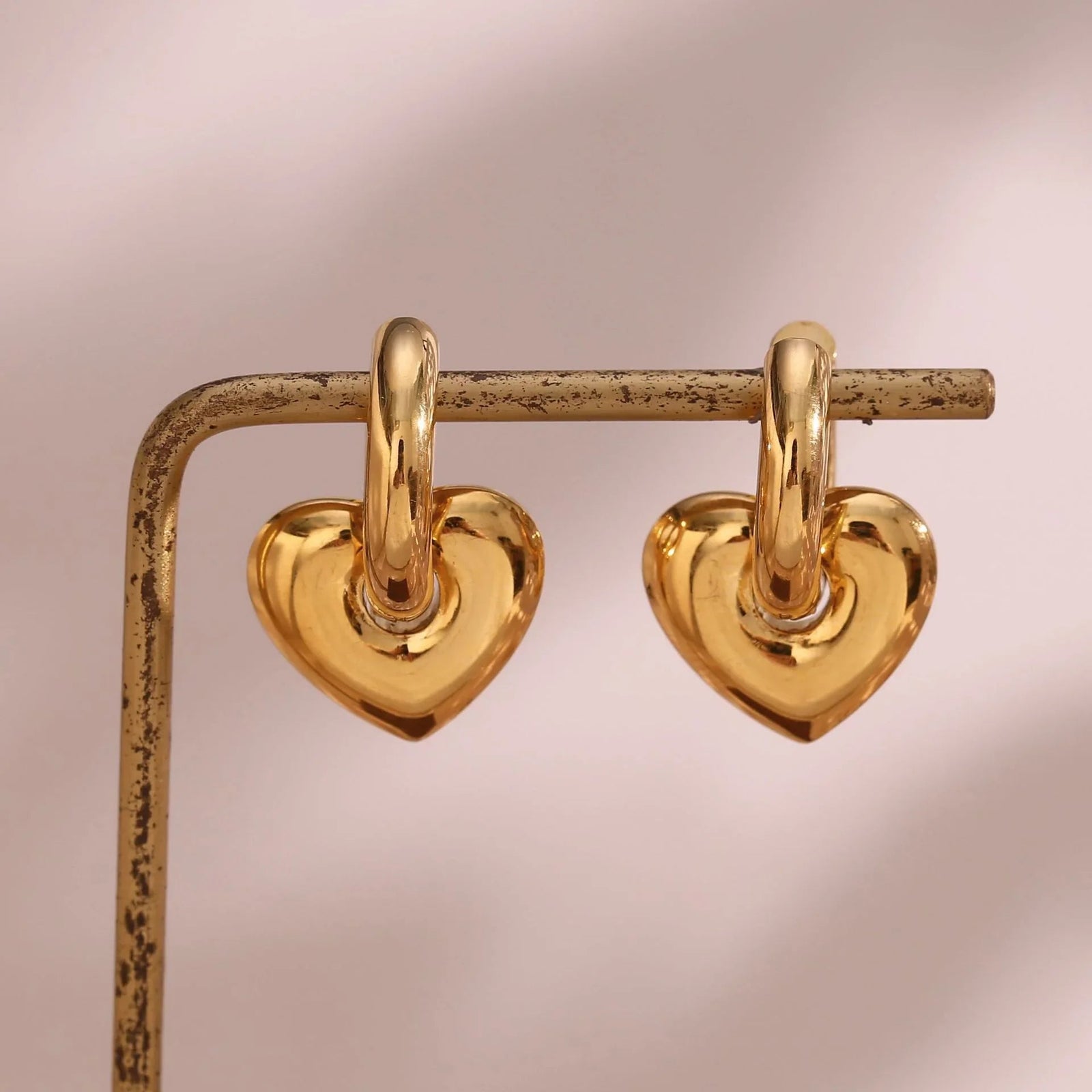 Gold Chunky Gold-tone Heart Drop Statement Earrings - Drop earrings - Photo 7