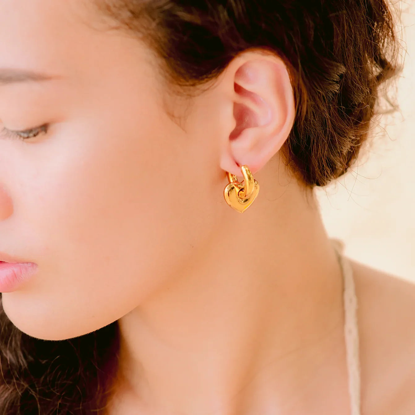 Gold Chunky Gold-tone Heart Drop Statement Earrings - Drop earrings - Photo 8