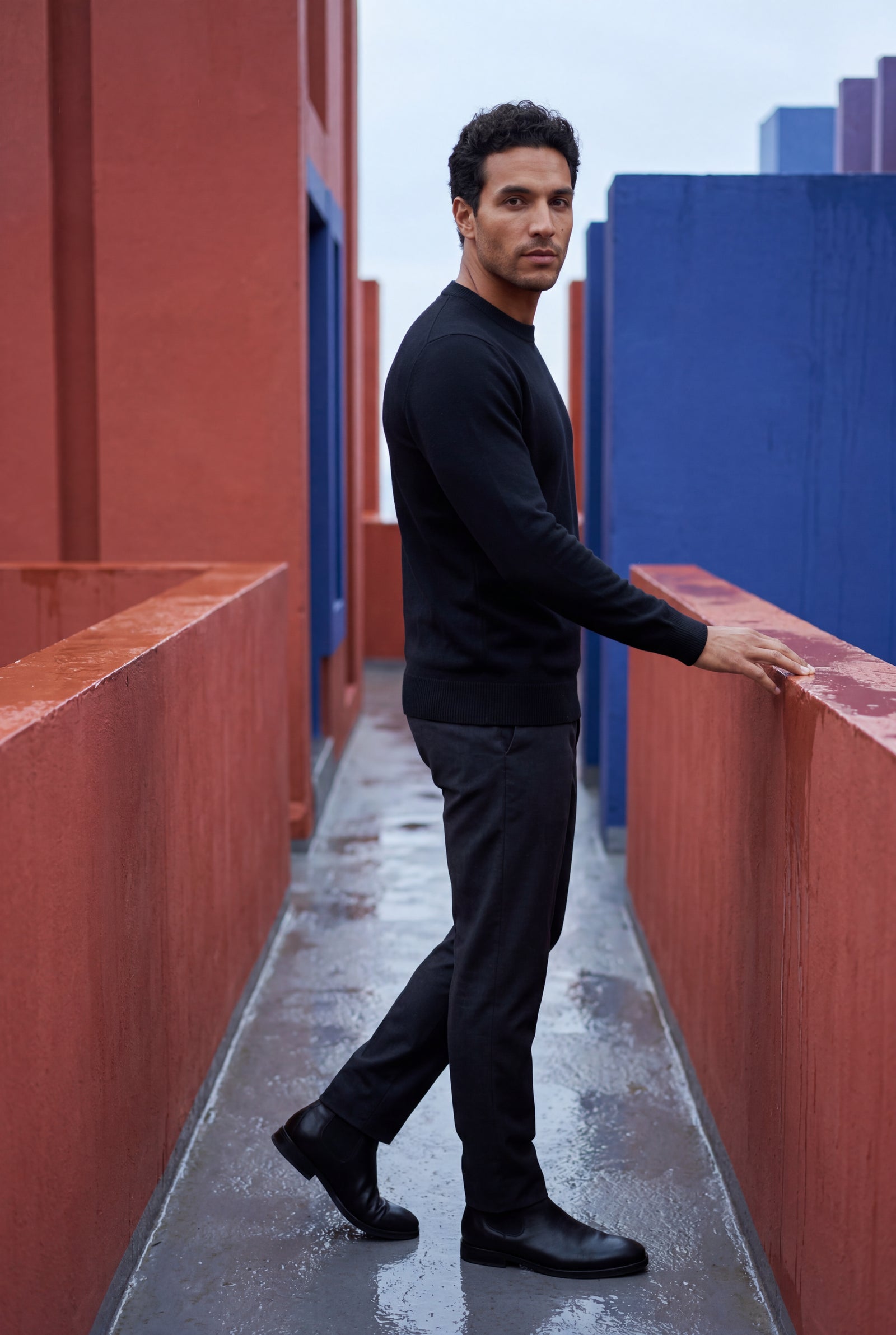 Black Fine Classic Fit Crewneck Sweater - Classic fit sweater - Photo 20