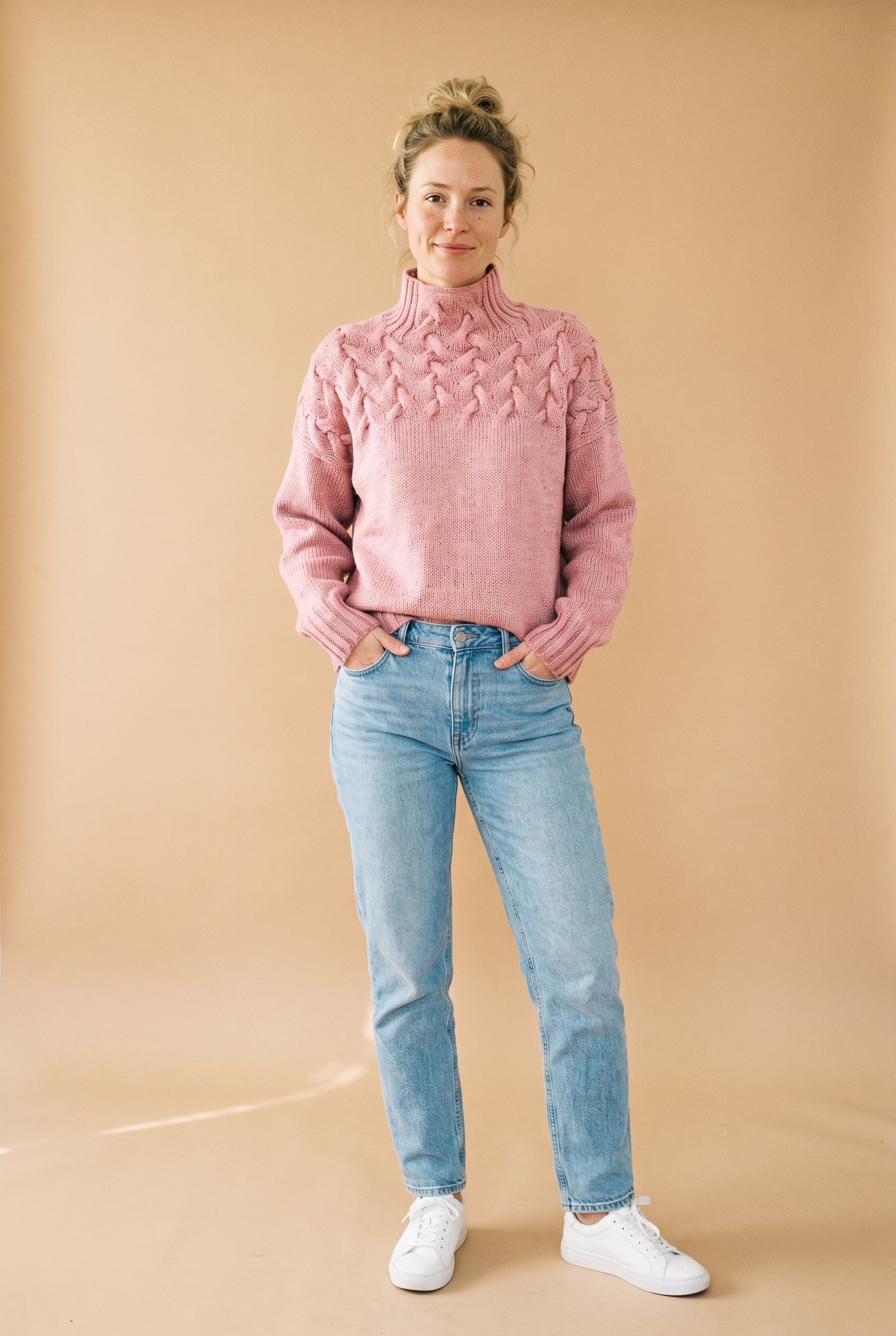 Women's Sweater Oversized Turtleneck in Pink — primary studio