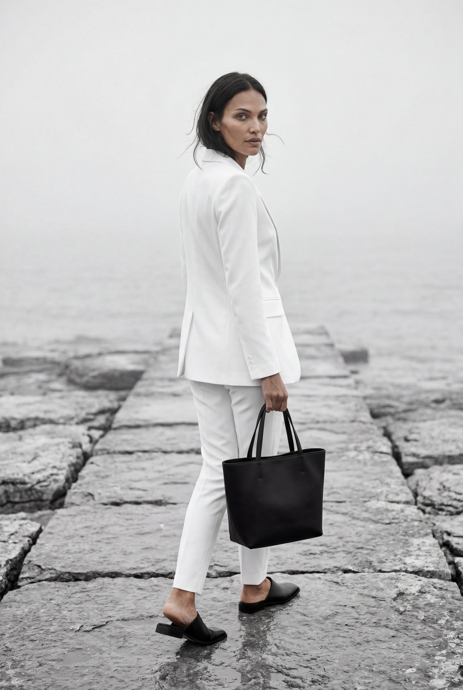 White Women's Slim Fit Single-Breasted Tailored Blazer - Slim fit blazer - Photo 3