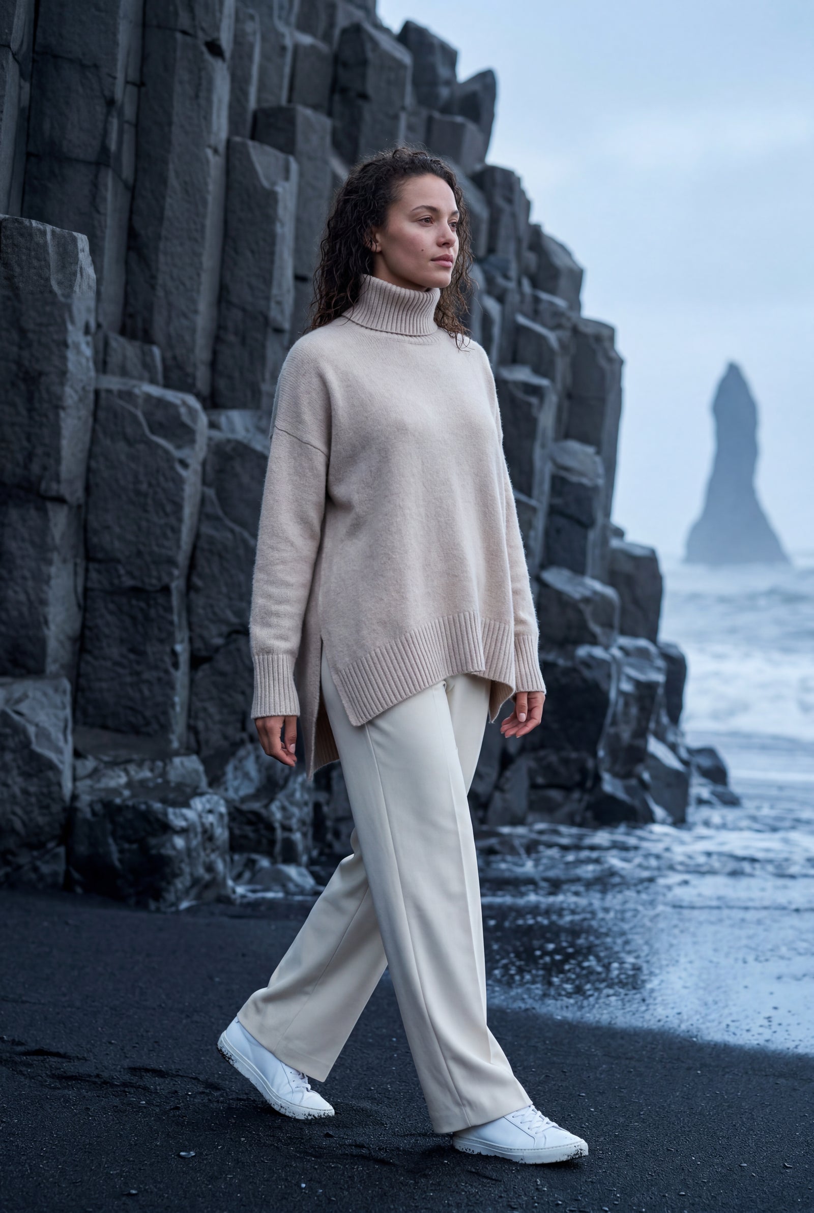 Beige Oversized Ribbed Turtleneck Sweater with High-low Hem - Photo 3