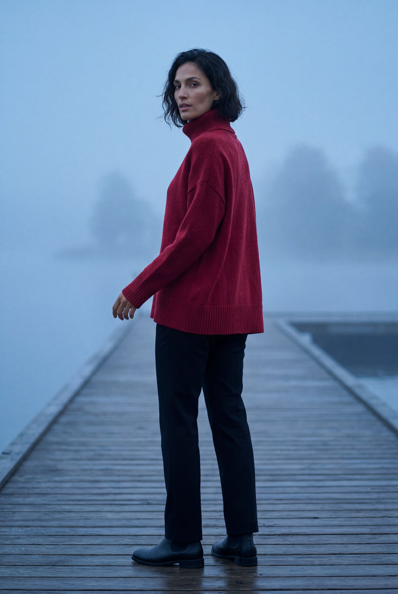 Red Oversized Ribbed Turtleneck Sweater with High-low Hem - Photo 9