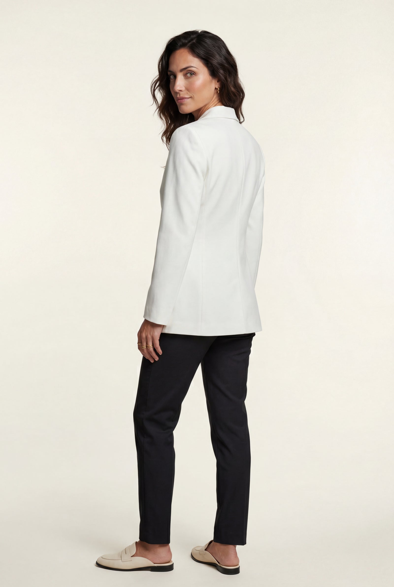 White Fitted Single-breasted Blazer with Classic Lapel - Blazers - Photo 13