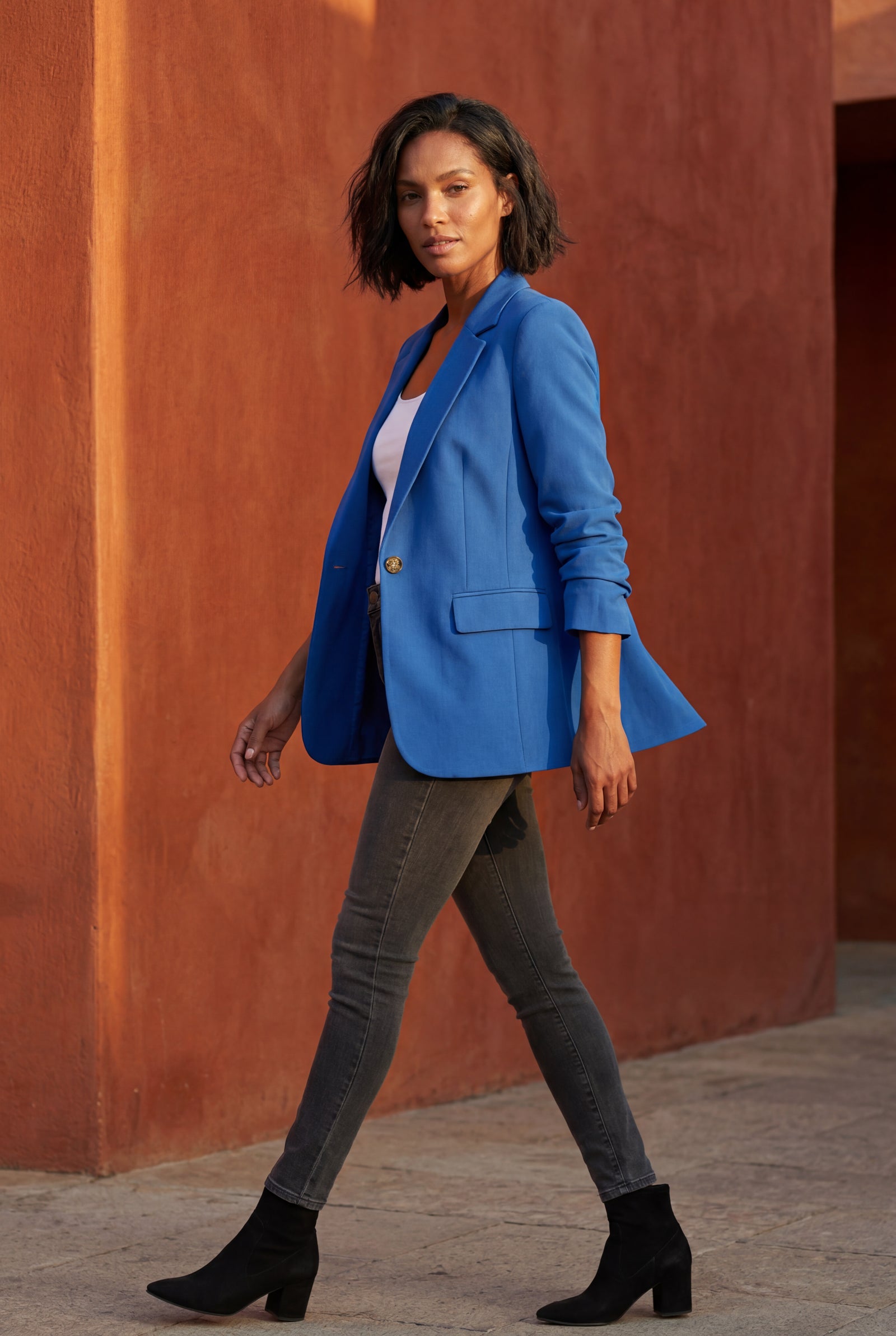 Blue Fitted Single-breasted Blazer with Classic Lapel - Blazers - Photo 14