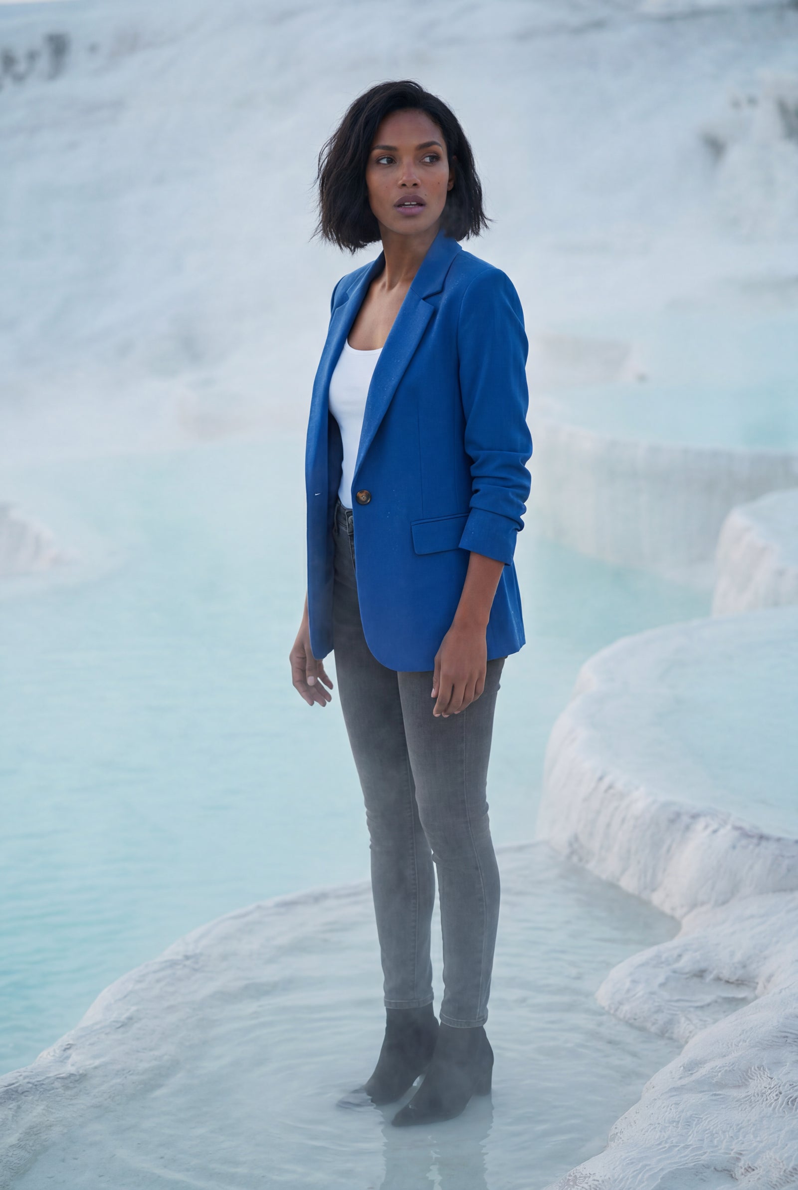 Blue Fitted Single-breasted Blazer with Classic Lapel - Blazers - Photo 19