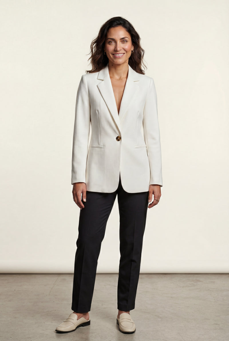 White Fitted Single-breasted Blazer with Classic Lapel - Blazers - Photo 4