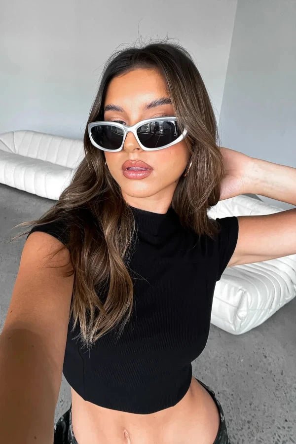 White Glossy White Oval Cat-eye Sunglasses with Dark Lenses - Photo 3