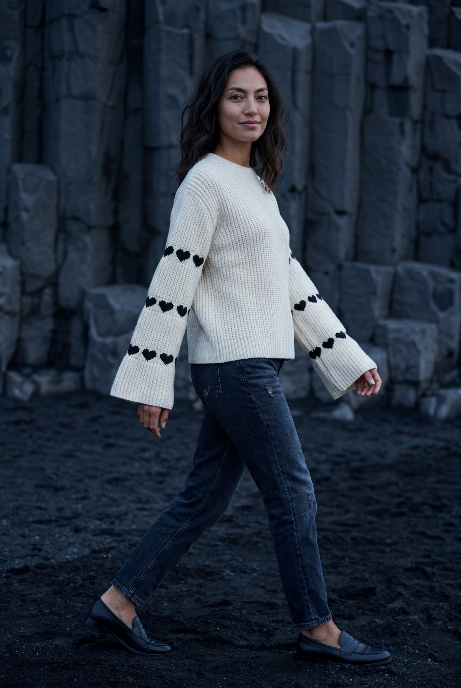 Beige Heart Motif Ribbed Bell Sleeve Sweater - Photo 4