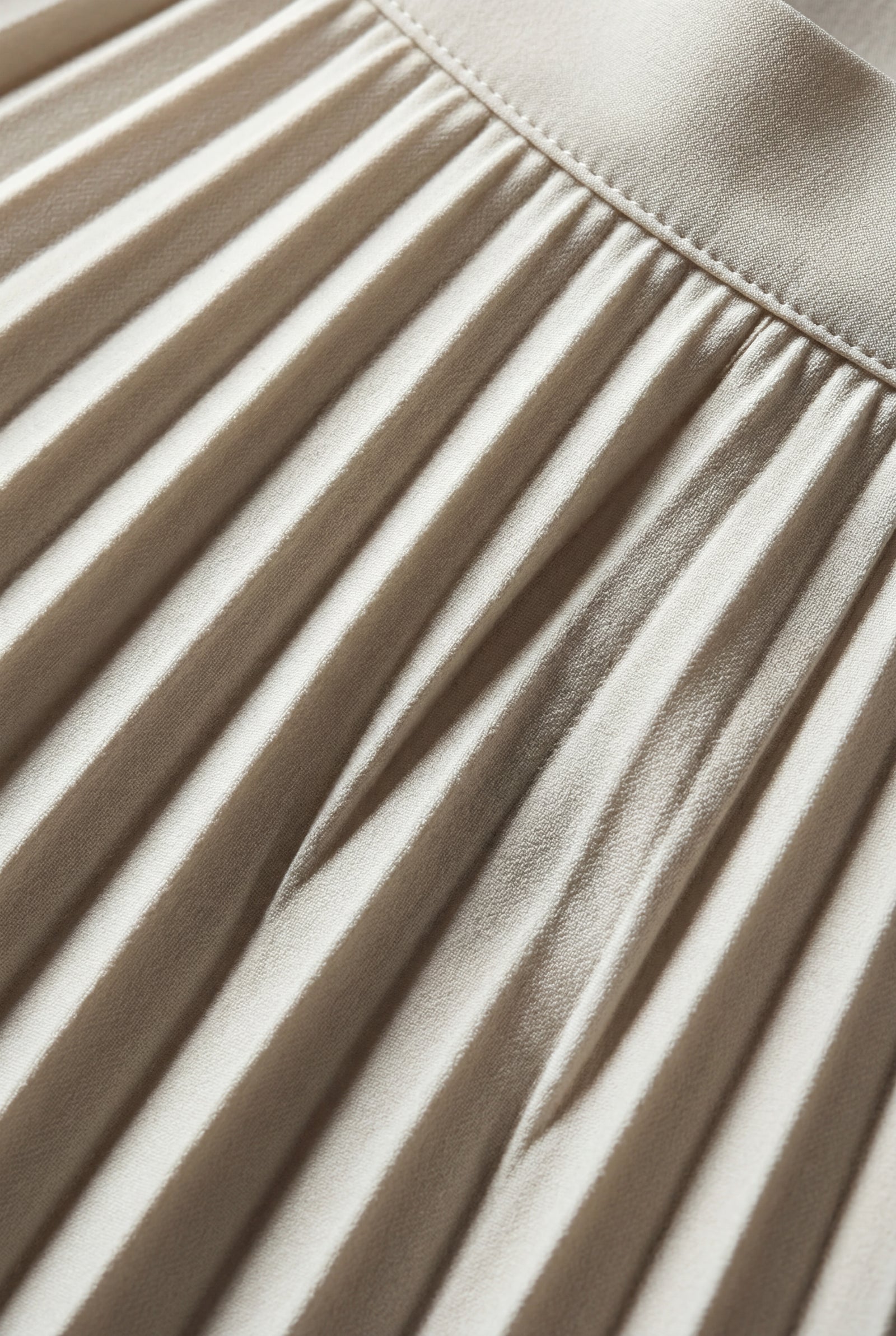 White High-waisted A-line Pleated Midi Skirt - Photo 6