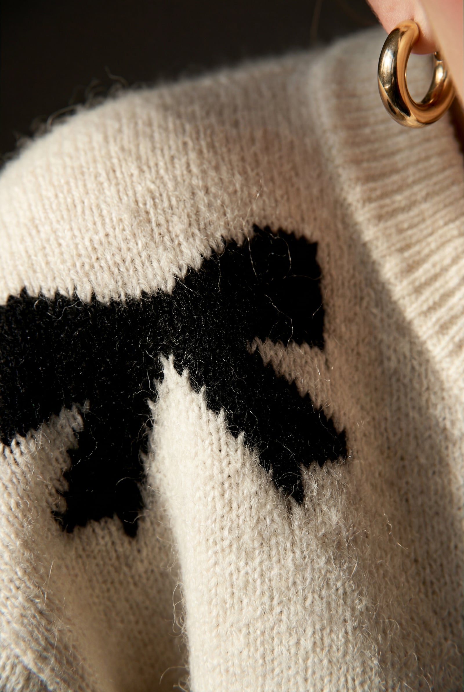 White Ivory Crewneck Sweater with Black Bow Motif - Knitted sweater - Photo 3