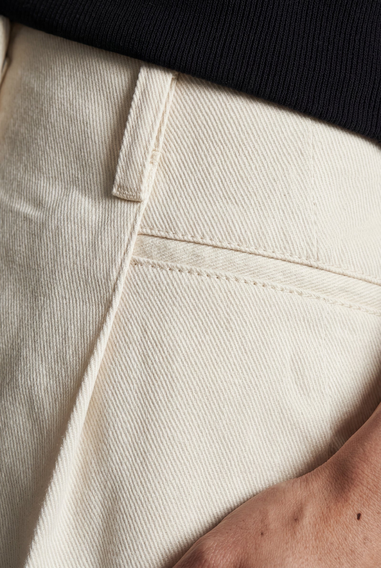 White Ivory Wide-leg High-waisted Cropped Trousers - Wide leg pants - Photo 2