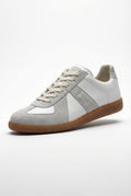 White Retro Low-top Sneakers with Contrast Panels - Photo 1