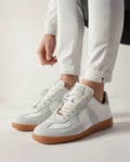 Retro Low-top Sneakers with Contrast Panels - Photo 2