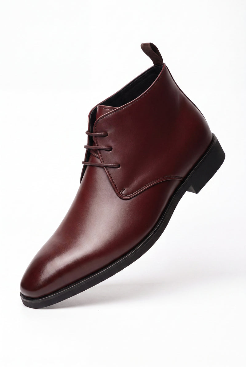 Men's Chukka Boots Sleek Silhouette in Wine Red — primary packshot